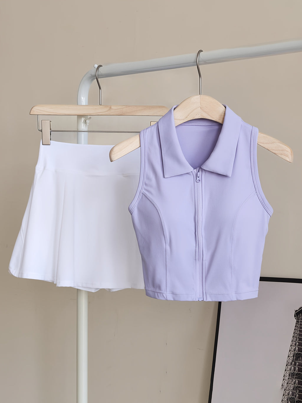 Set Deportivo 2 Piezas – Top con Almohadillas + Falda Short de Alto Rendimiento