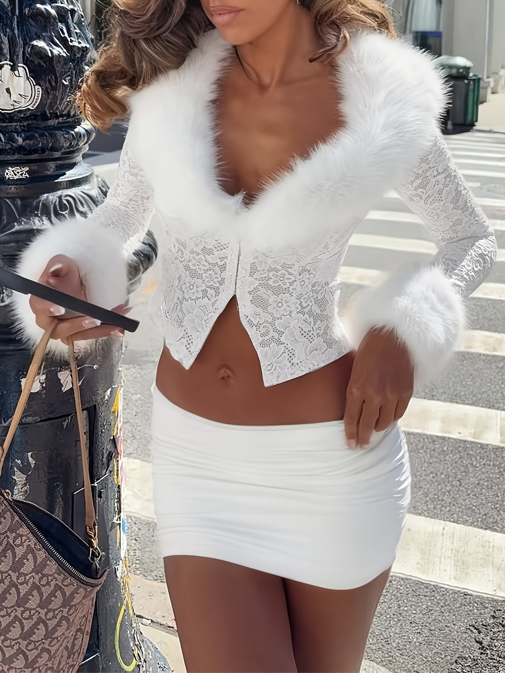 Conjunto 2 Piezas Otoño/Invierno – Top de Encaje + Mini Falda Sexy