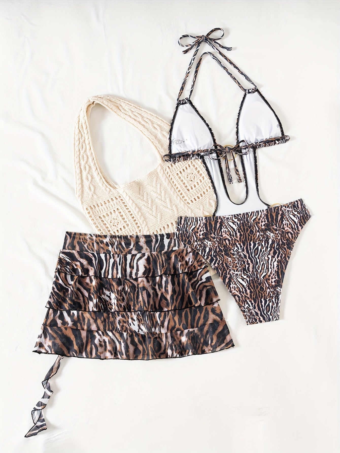 Bañador Animal Print con Recortes + Falda – Set Sexy y Moderno