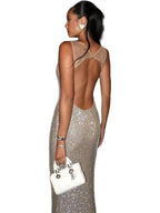 Vestido Largo Ajustado de Malla Brillante – Elegante, Sexy y con Espalda Descubierta