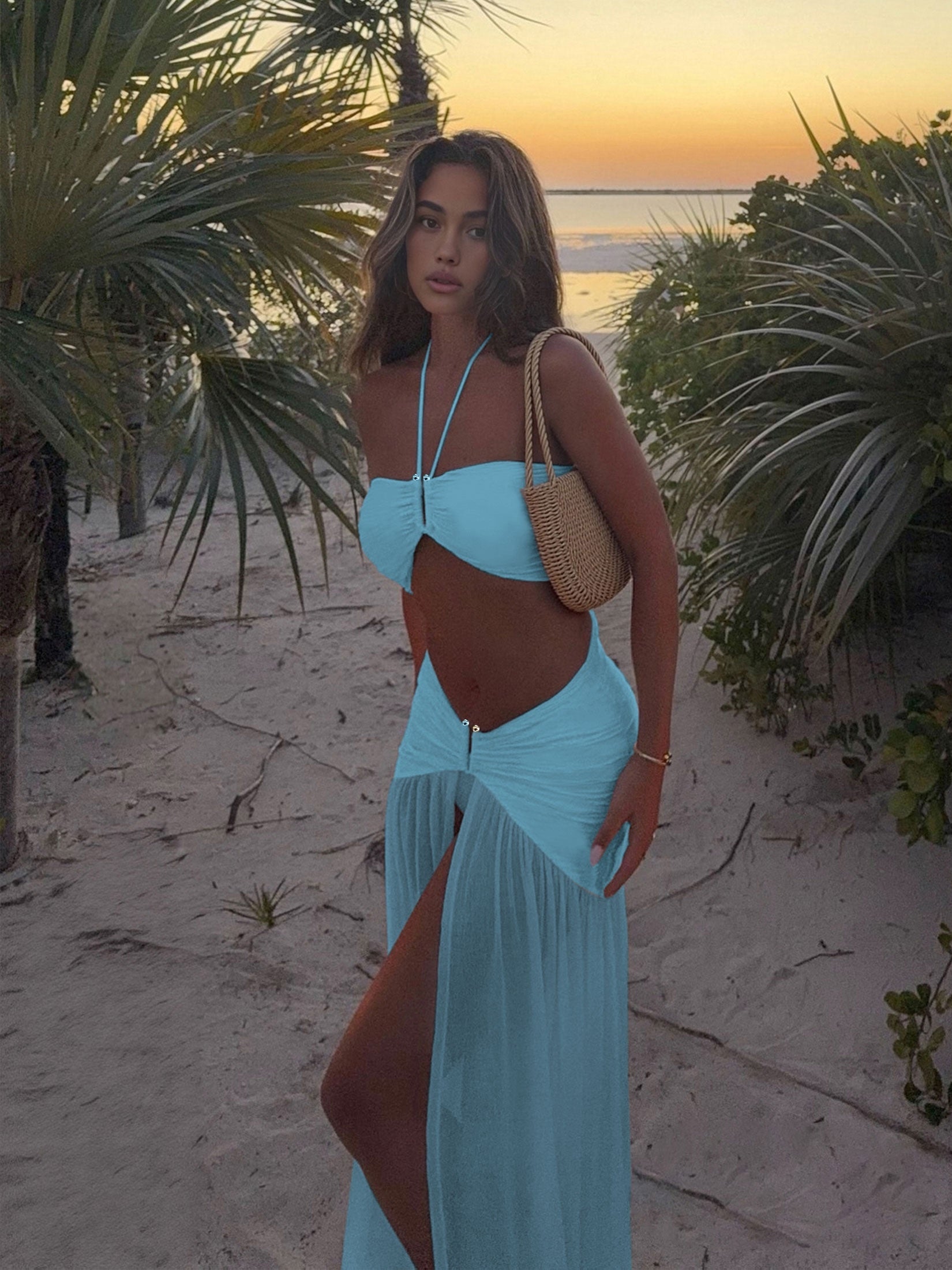 Bikini 3 piezas con aro metálico en U + falda semitransparente