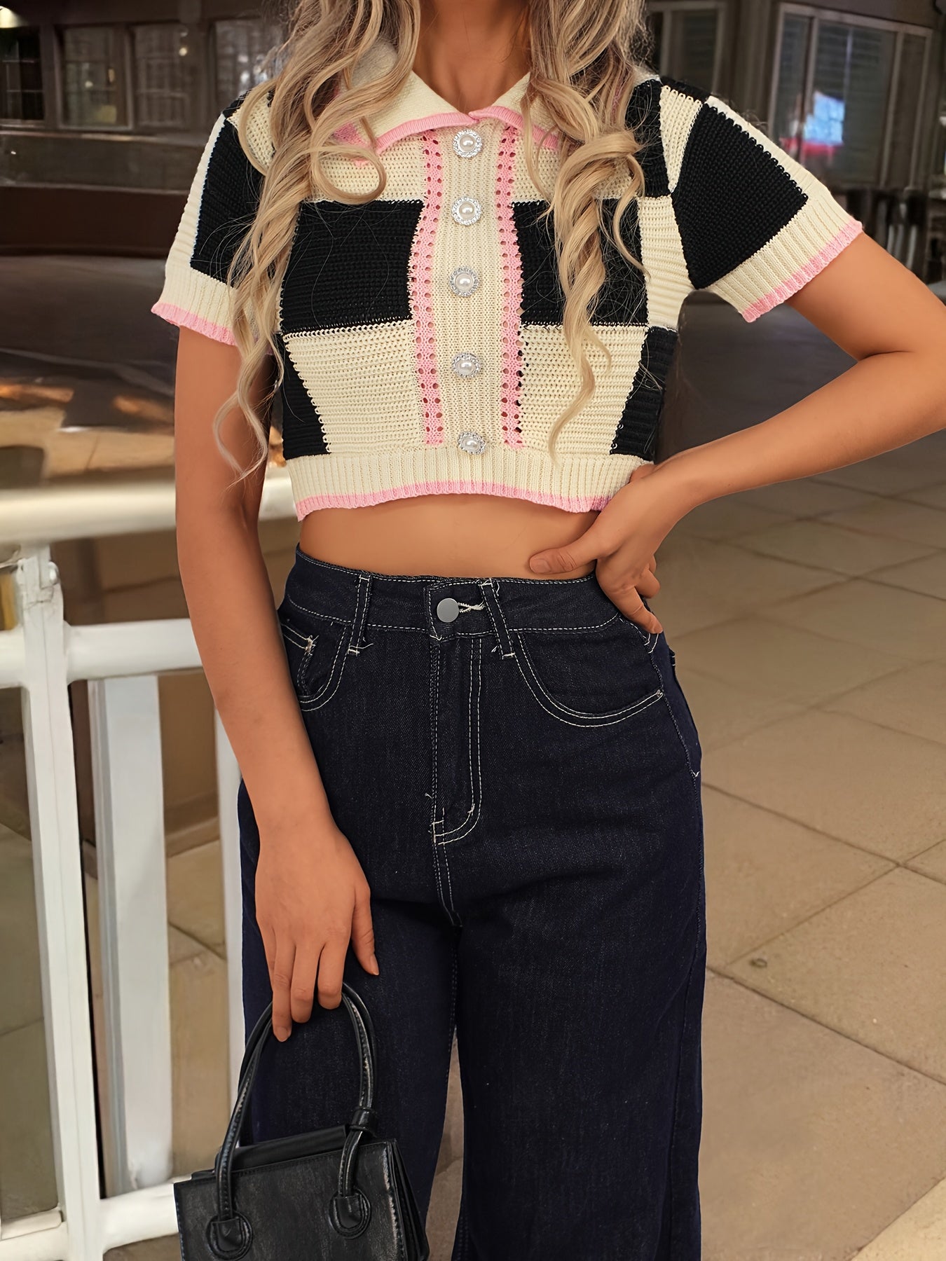 Top negro con botones de perlas + malla