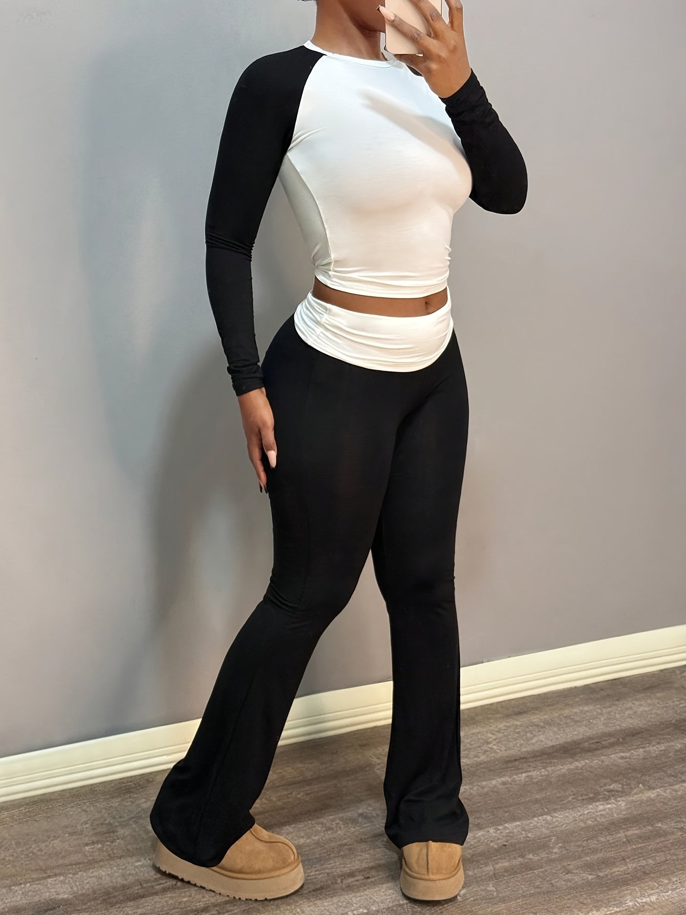 Set Casual Patchwork · Camiseta + Pantalón Acampanado