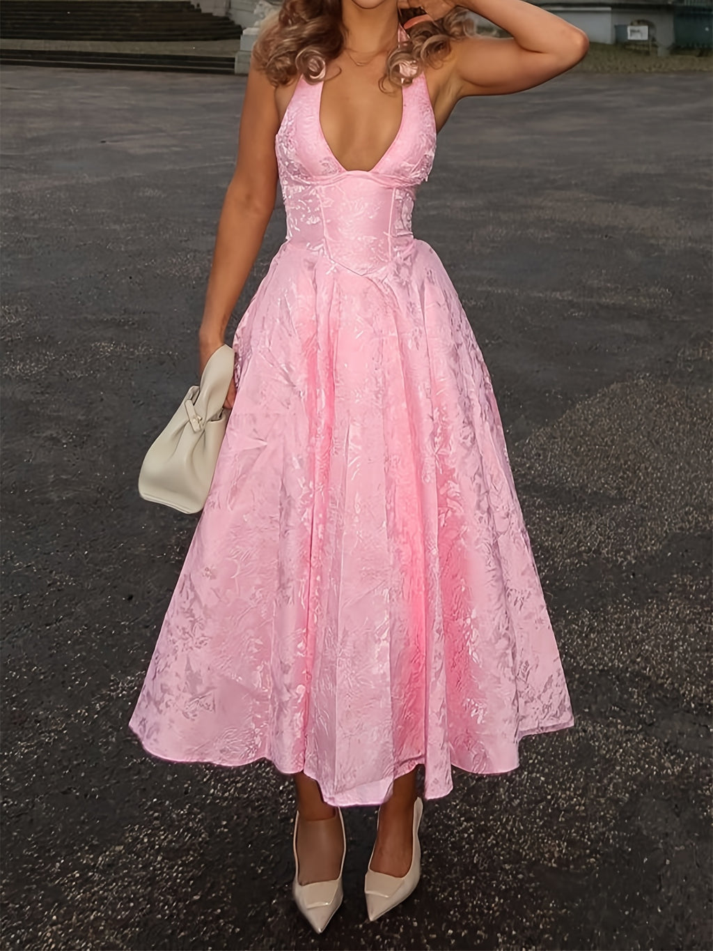 Vestido Largo Estilo Francés con Escote Profundo y Lazada – Elegante para Eventos