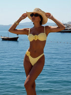 Bikini amarillo limón con flores 3D