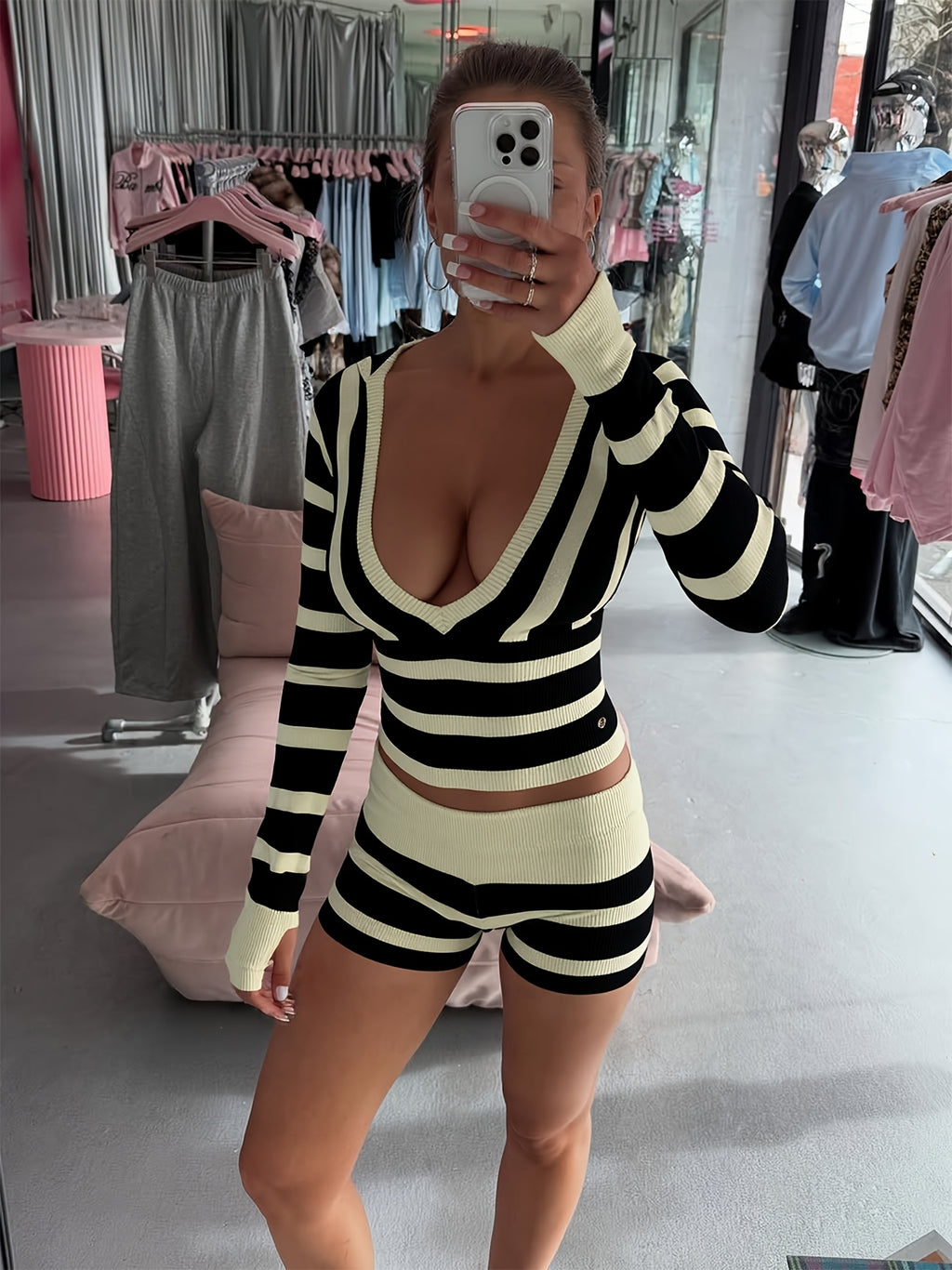 Conjunto casual sexy con capucha