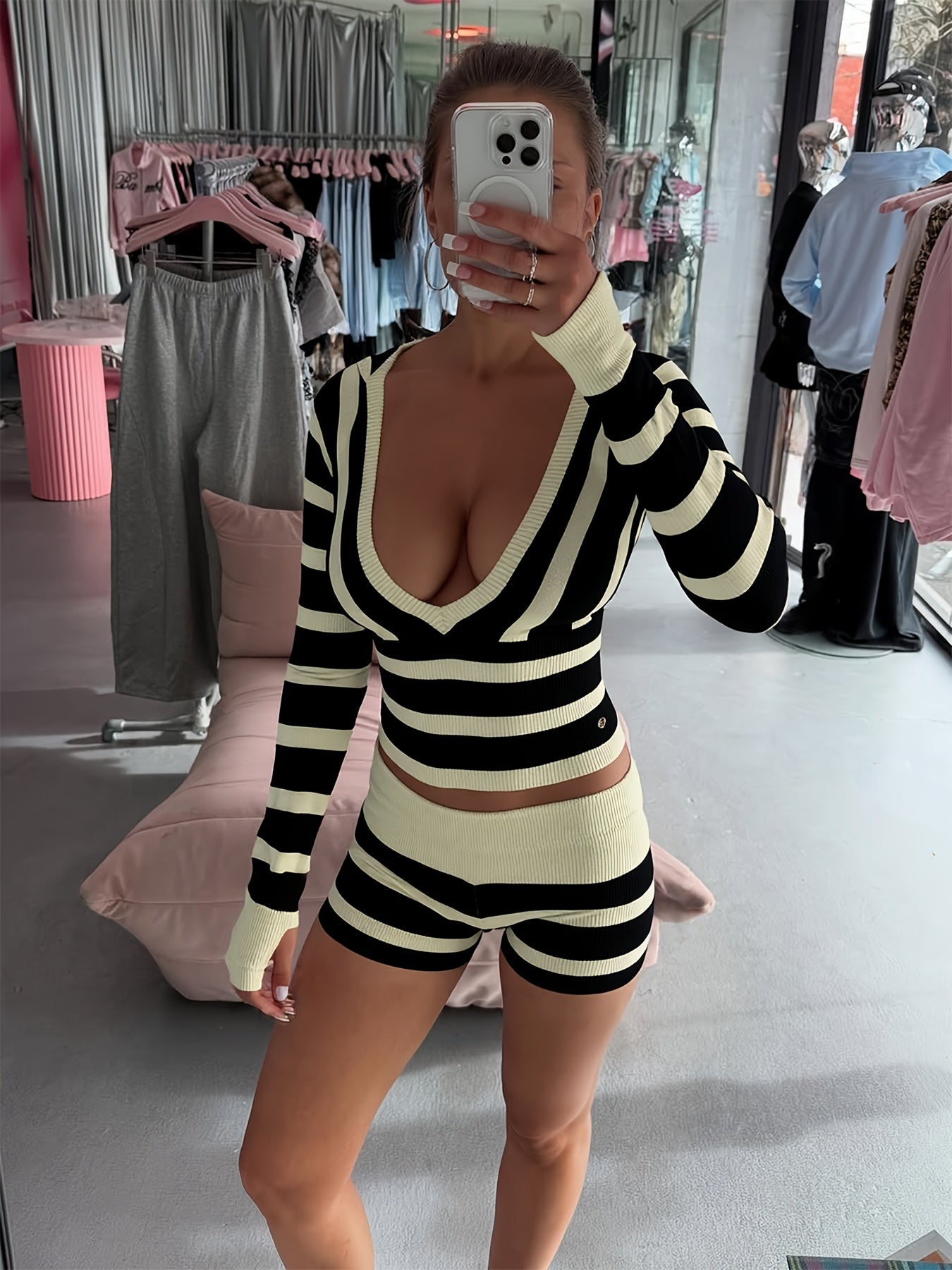 Conjunto casual sexy con capucha