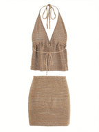 Set de dos piezas compuesto por top estilo bikini y falda