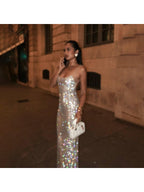 Vestido Largo Ajustado de Malla Brillante – Elegante, Sexy y con Espalda Descubierta