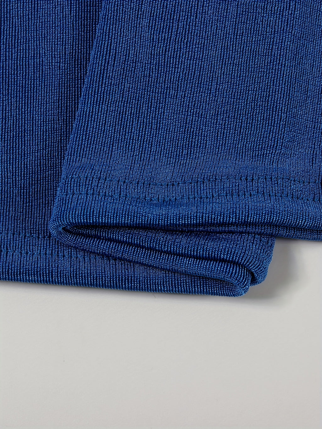 Conjunto 2 Piezas Elegante – Top de Manga Larga + Falda Ajustada