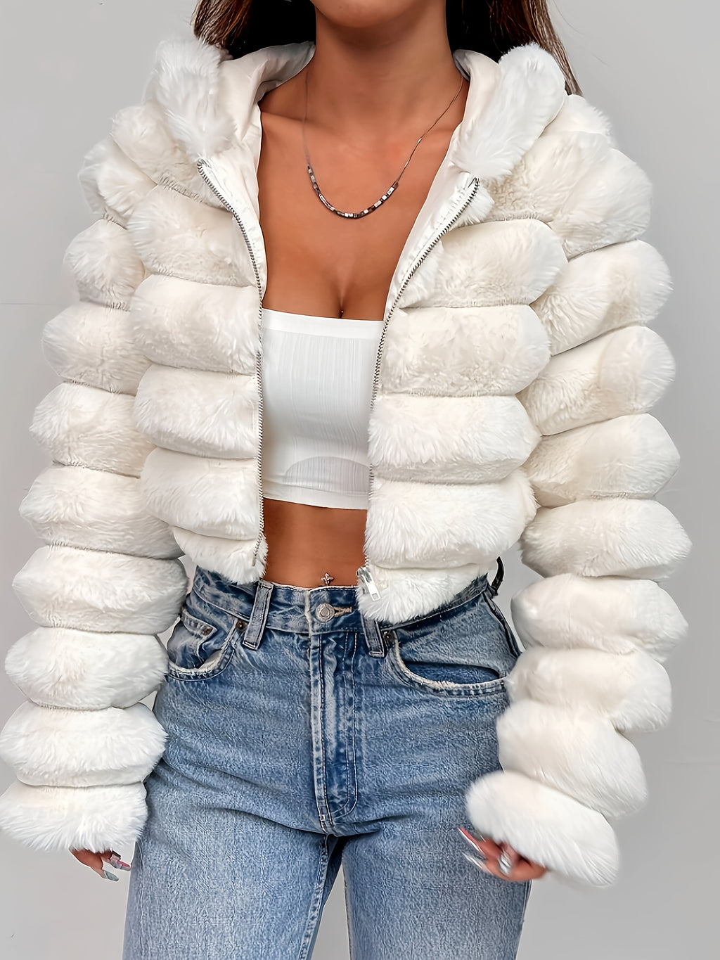 Abrigo de Peluche con Capucha 3D · Otoño/Invierno