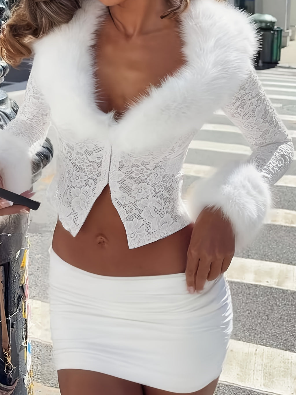 Conjunto 2 Piezas Otoño/Invierno – Top de Encaje + Mini Falda Sexy