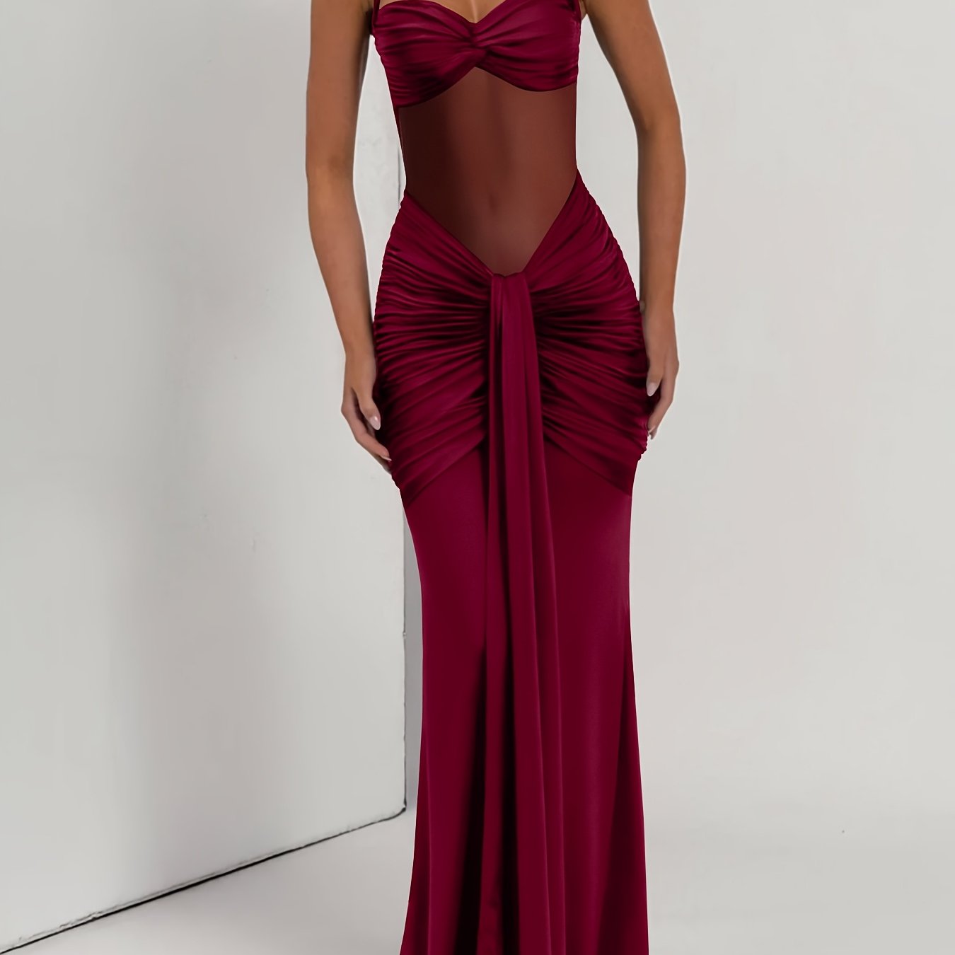 Vestido Largo Halter de Malla Plisada – Elegante, Sensual y Sofisticado