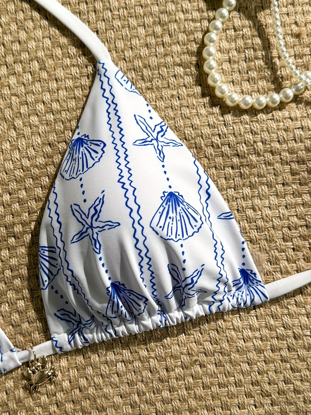 Bikini de tres piezas estilo isla tropical