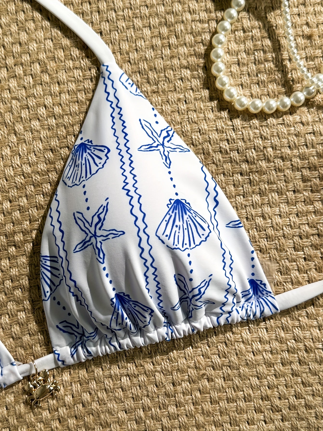 Bikini de tres piezas estilo isla tropical