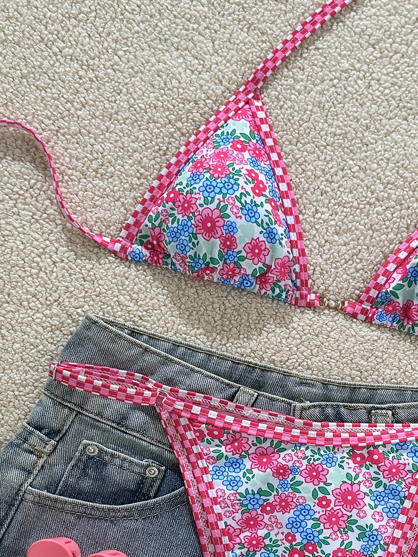 Bikini floral + cuadros rosa con perlas