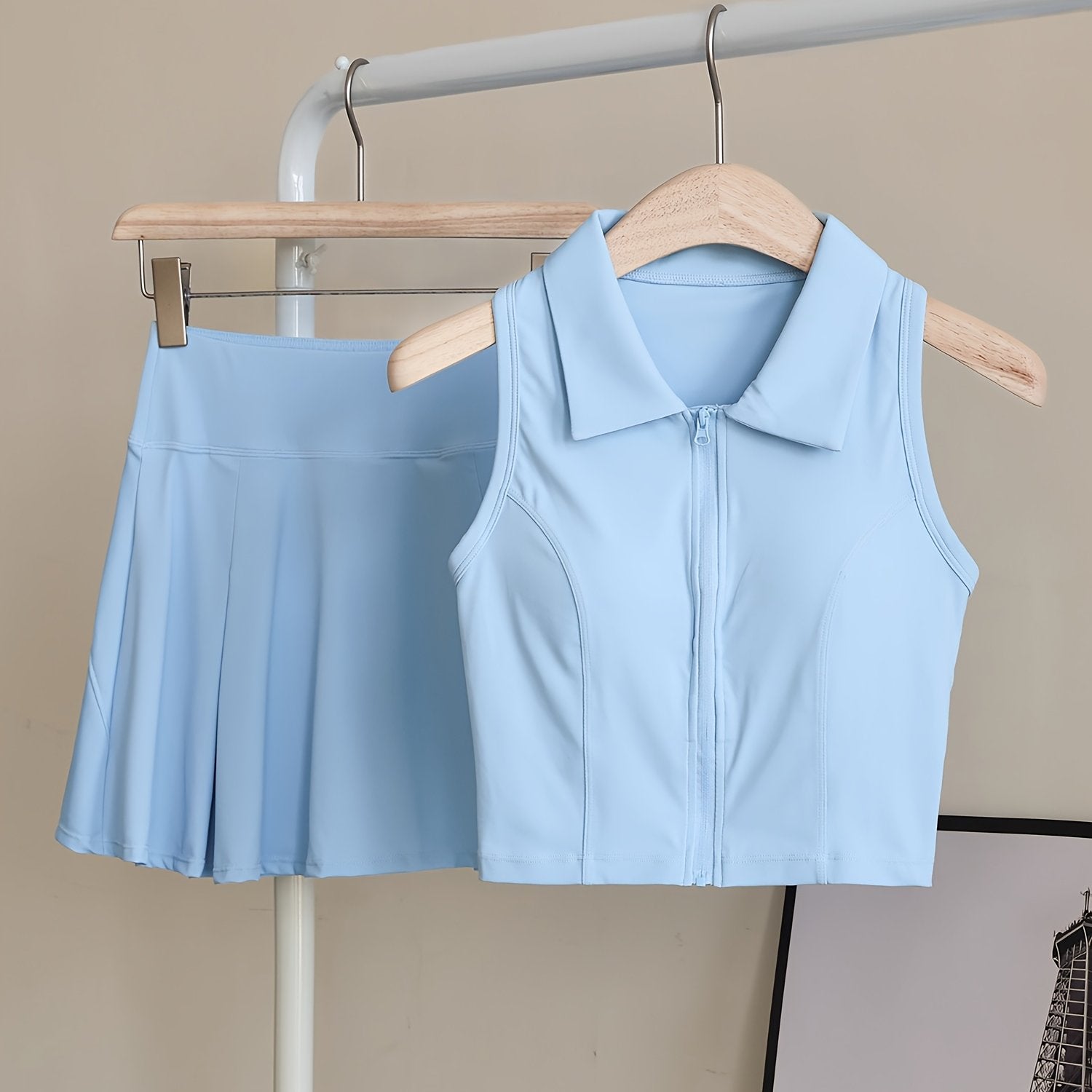 Set Deportivo 2 Piezas – Top con Almohadillas + Falda Short de Alto Rendimiento