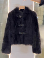 Abrigo Corto de Peluche · Cuello Alto y Botones