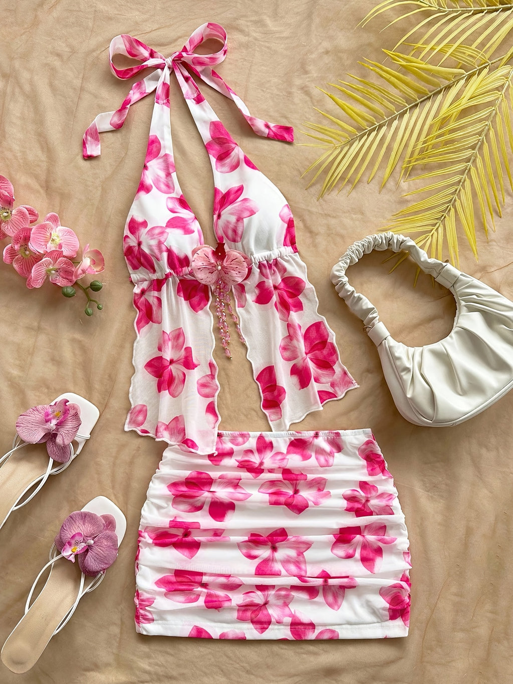 Set Vacacional Estampado – Top Strapless con Lazo + Mini Falda Plisada