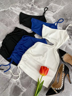 Vestido corto bodycon con tirantes asimétricos – 3 piezas