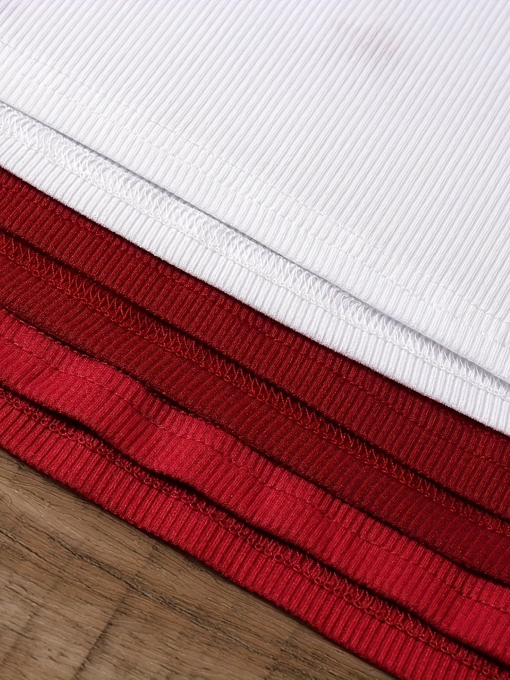 Top Corto Bordado con Cerezas, Lazos y Corazones – Estilo Coquette