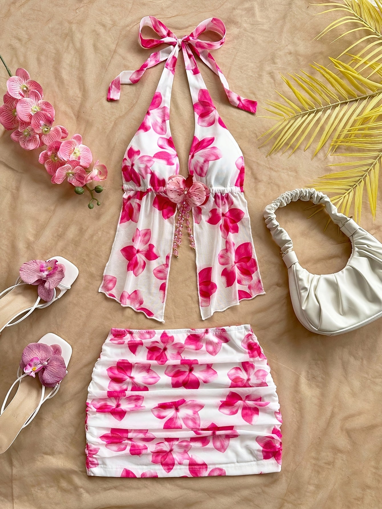 Set Vacacional Estampado – Top Strapless con Lazo + Mini Falda Plisada