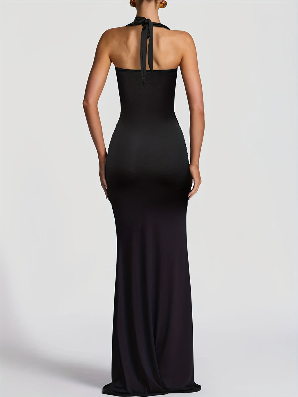 Vestido Largo Halter de Malla Plisada – Elegante, Sensual y Sofisticado