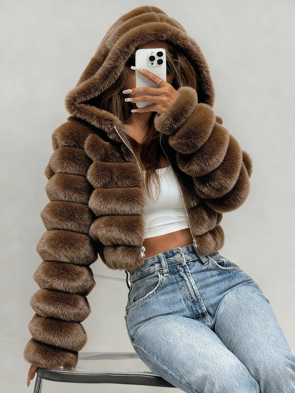 Abrigo de Peluche con Capucha 3D · Otoño/Invierno