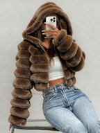 Abrigo de Peluche con Capucha 3D · Otoño/Invierno