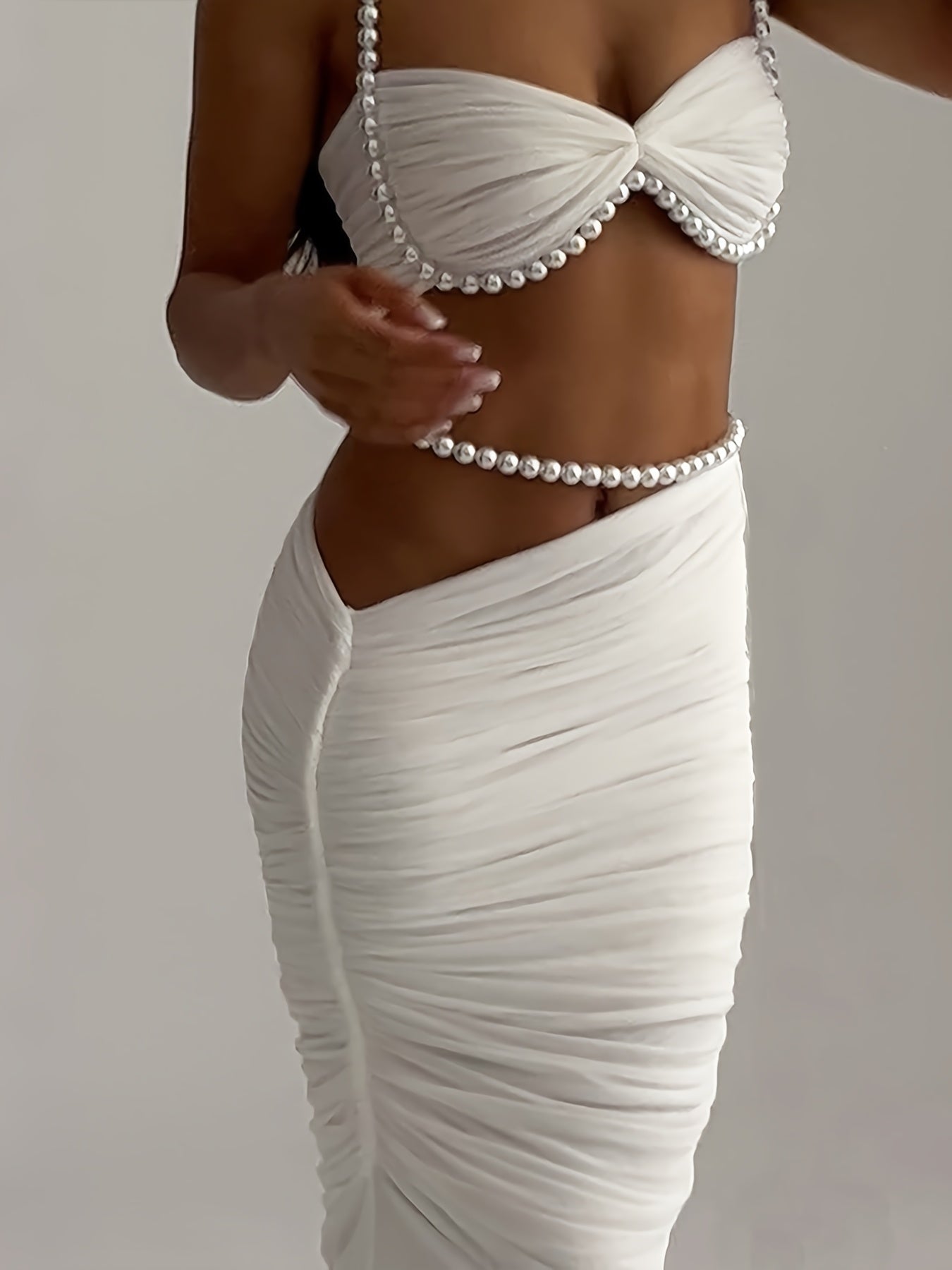 Conjunto sexy con top de perlas + vestido largo