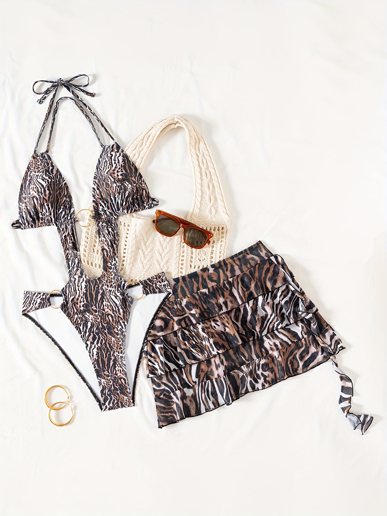Bañador Animal Print con Recortes + Falda – Set Sexy y Moderno
