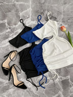 Vestido corto bodycon con tirantes asimétricos – 3 piezas