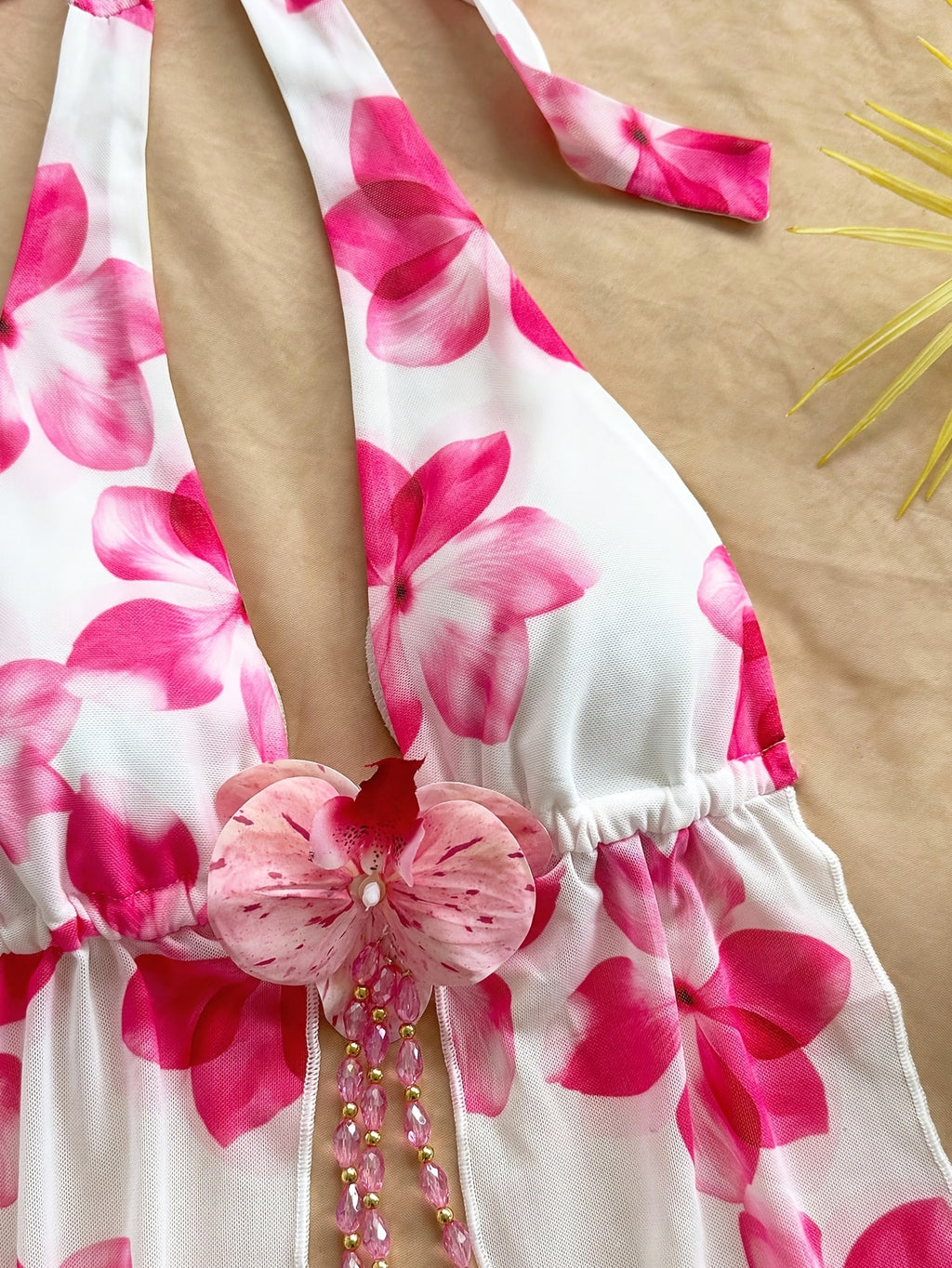 Set Vacacional Estampado – Top Strapless con Lazo + Mini Falda Plisada