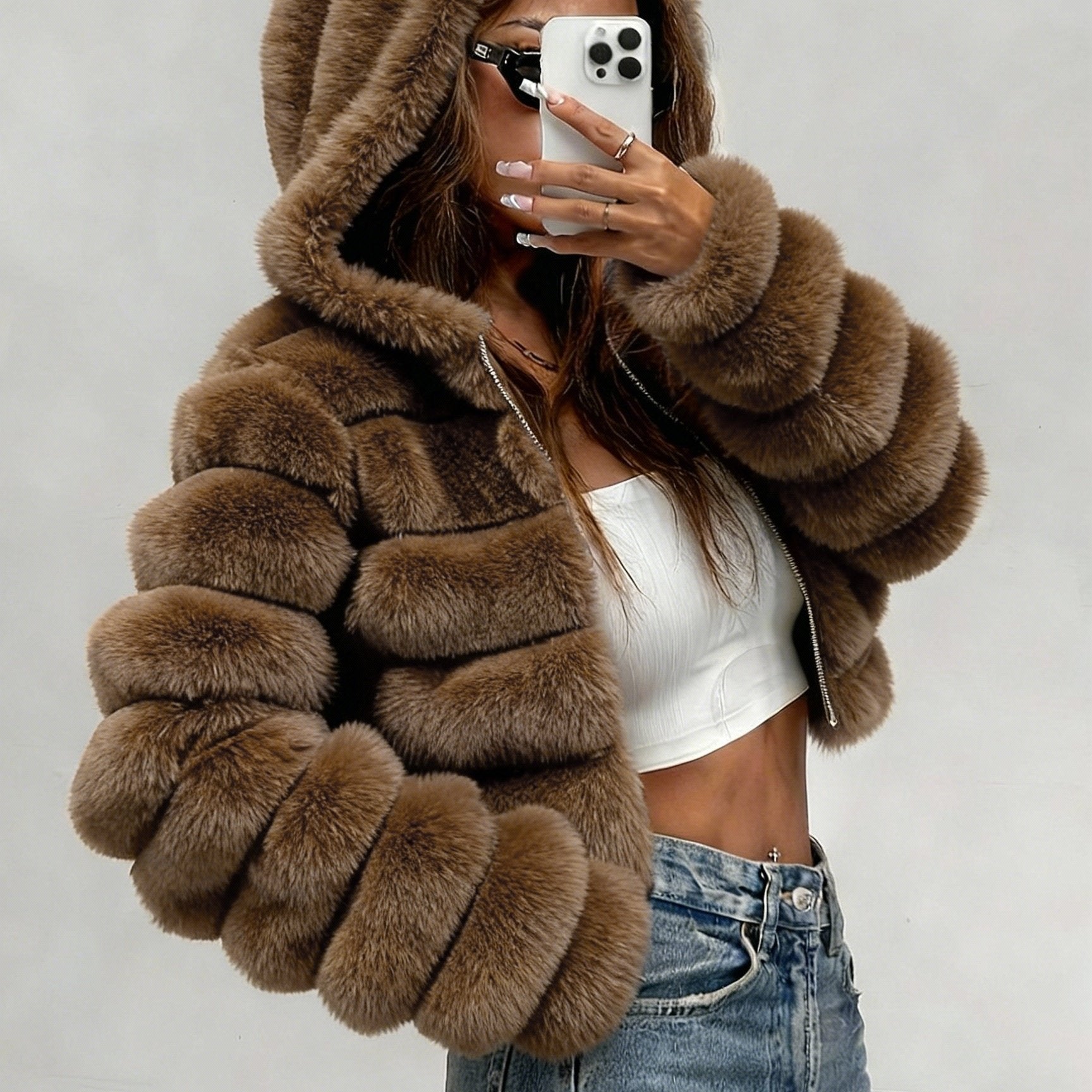 Abrigo de Peluche con Capucha 3D · Otoño/Invierno