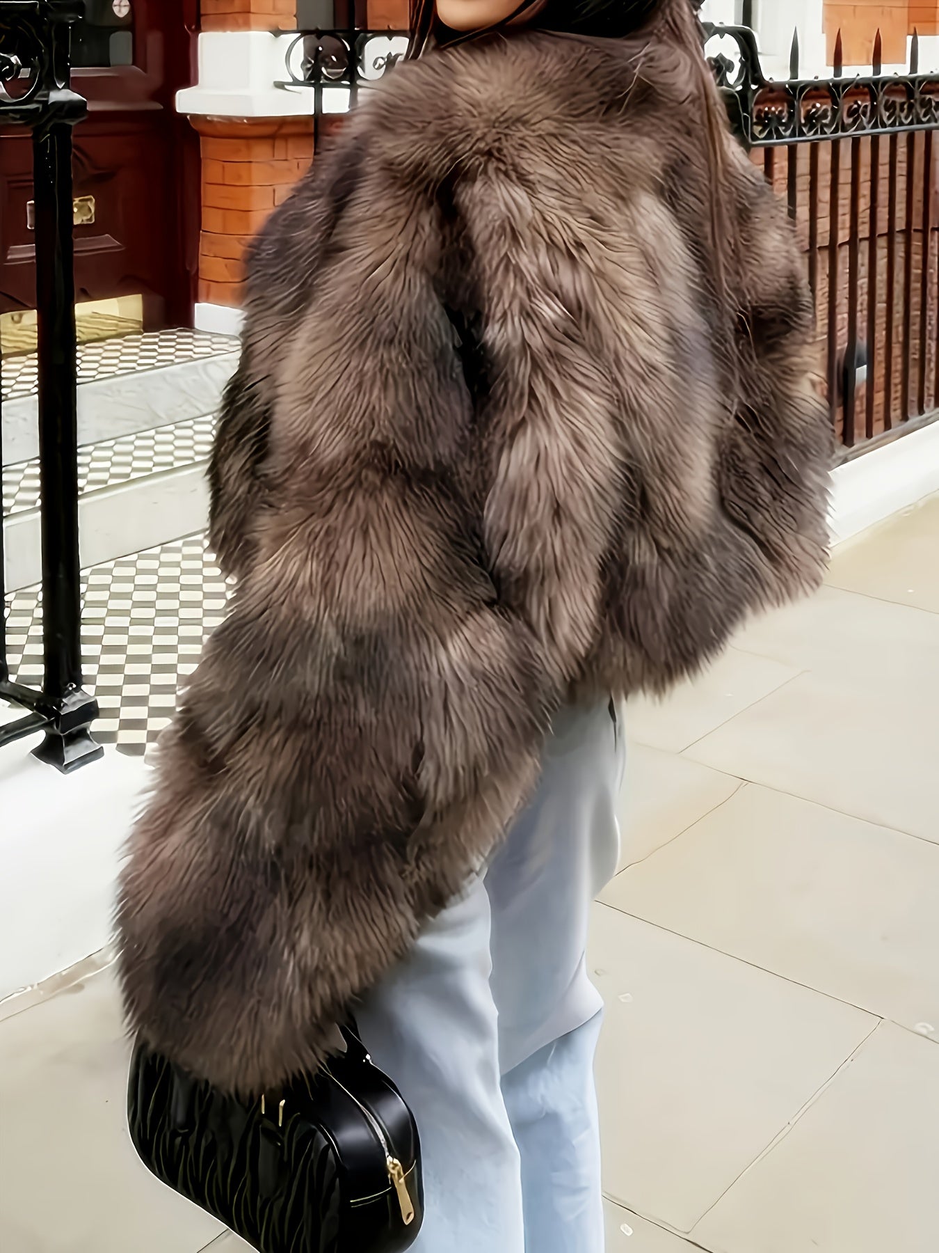 Abrigo Elegante de Peluche · MODA Collection