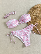 Bikini sexy con estampado floral rosa y tirantes desmontables.