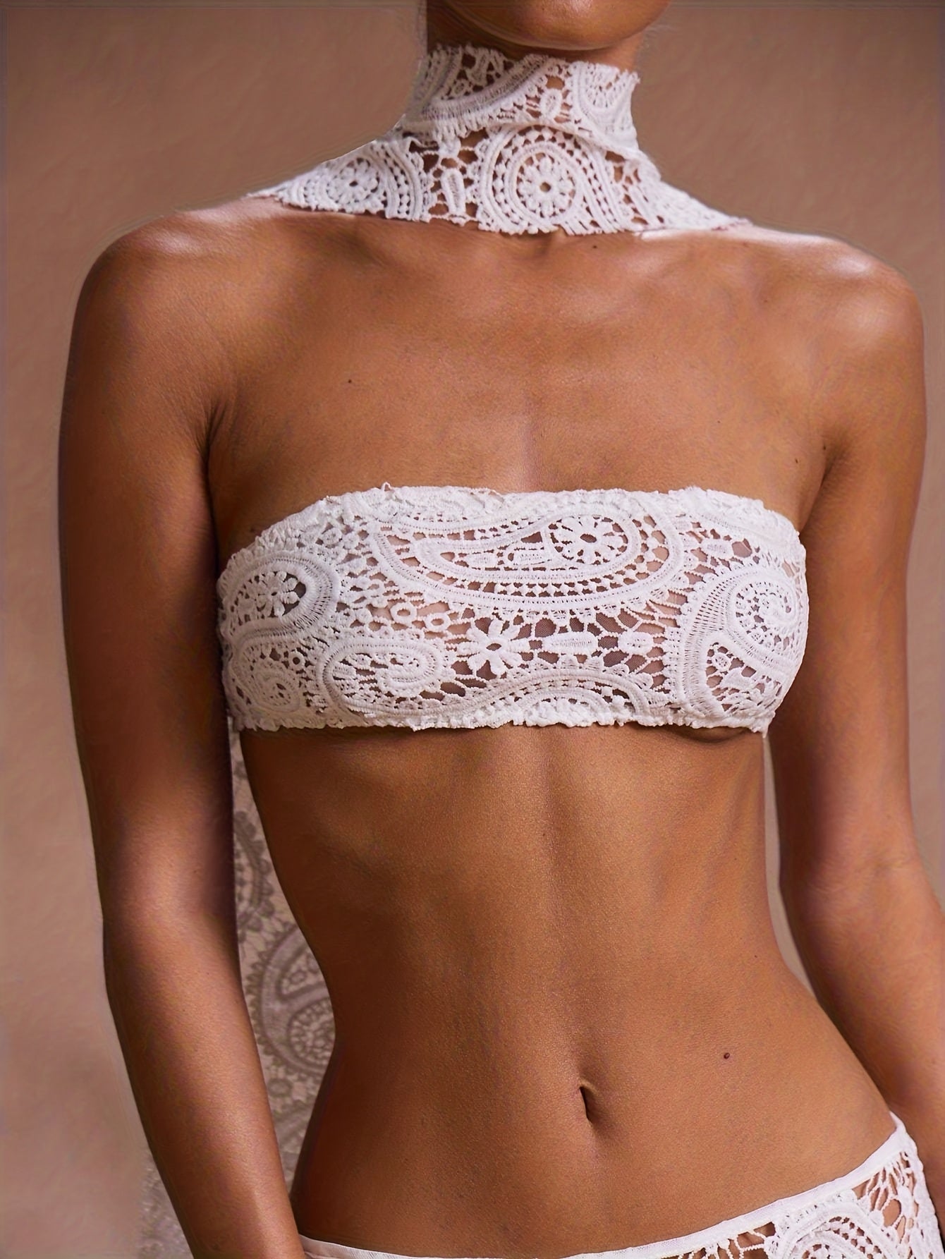 Top Bandeau Calado con Lazo al Cuello – Sexy para Playa & Fiesta